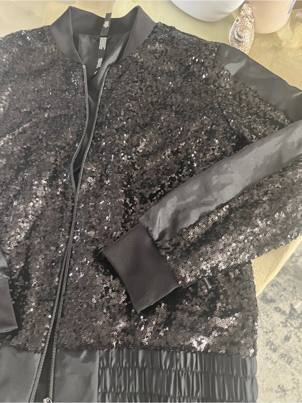 🖤VICTRIA SECRET Black Sequin Bomber Jacket S👀my other listings 🌟 - Picture 5 of 6